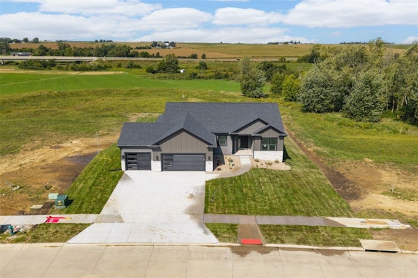 7608 Country Ridge Drive NW