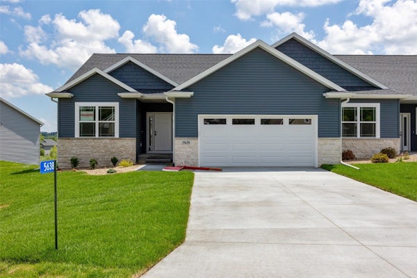 5638 Meadow Grass Circle SE