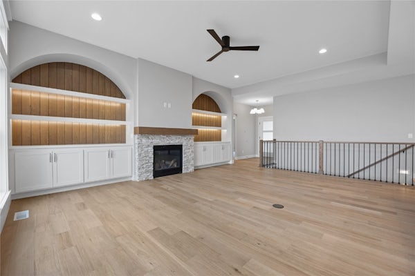 8806 Zeppelin Avenue NE