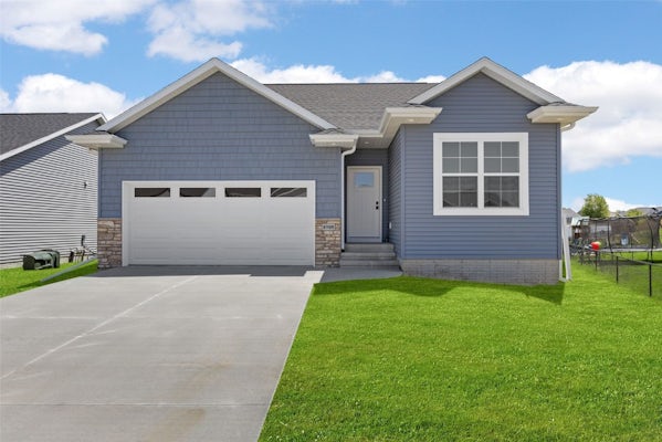 8908 Norway Drive NE