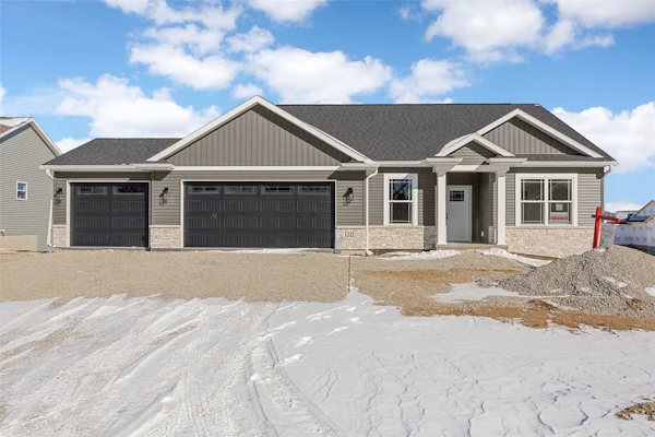 222 Mccarran Avenue NE