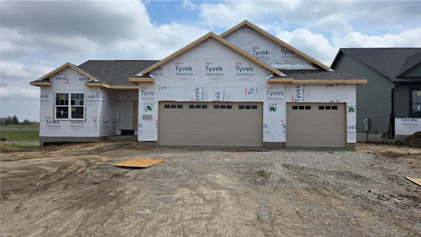 8806 Zeppelin Avenue NE