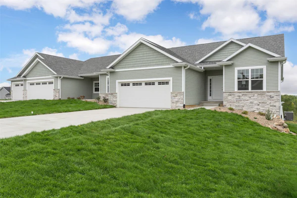 827 Tumble Grass Court SE
