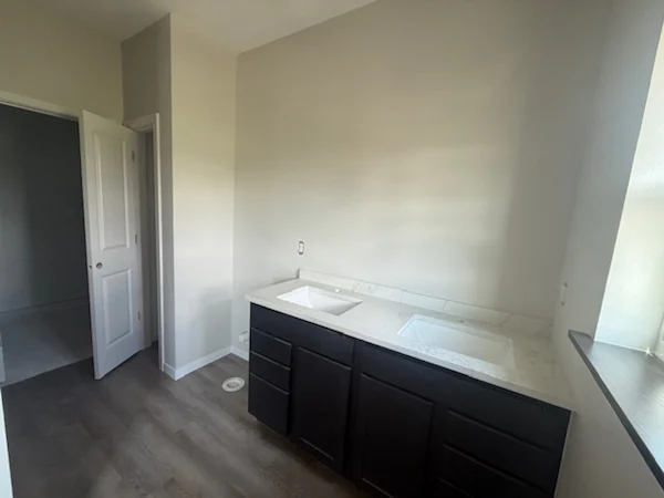 Gallery Photo 13