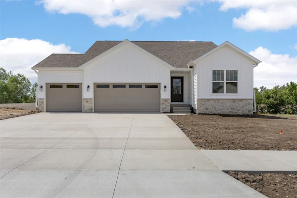 7408 Country Ridge Drive NW