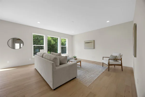 Gallery Photo 4