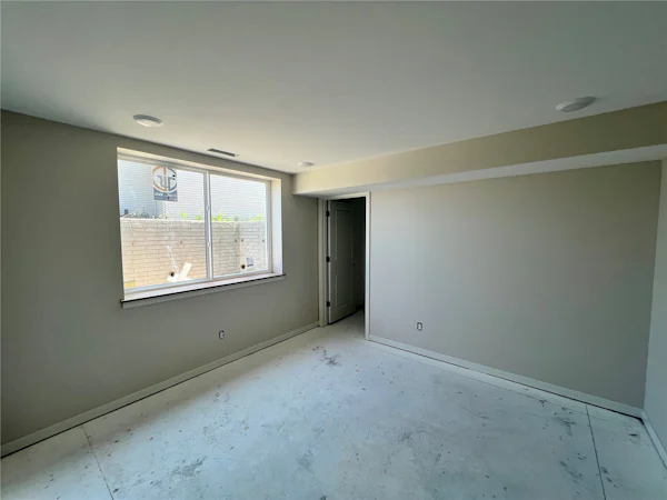 Gallery Photo 16