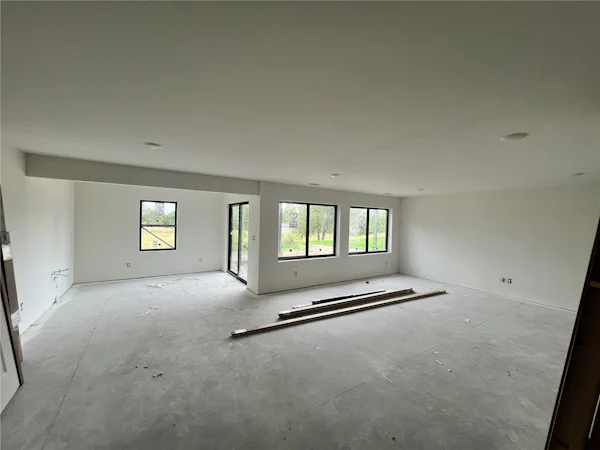 Gallery Photo 11
